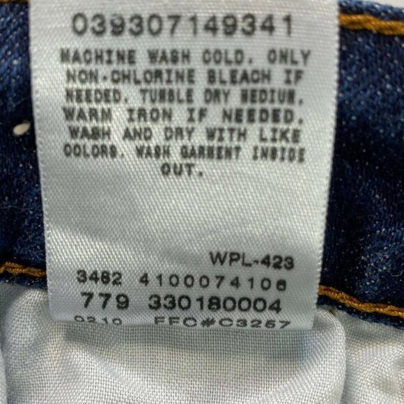 Levi’s Women’s Cutoff Distressed Denim Jean Shorts 4 Dark Blue Casual Summer - Picture 8 of 8